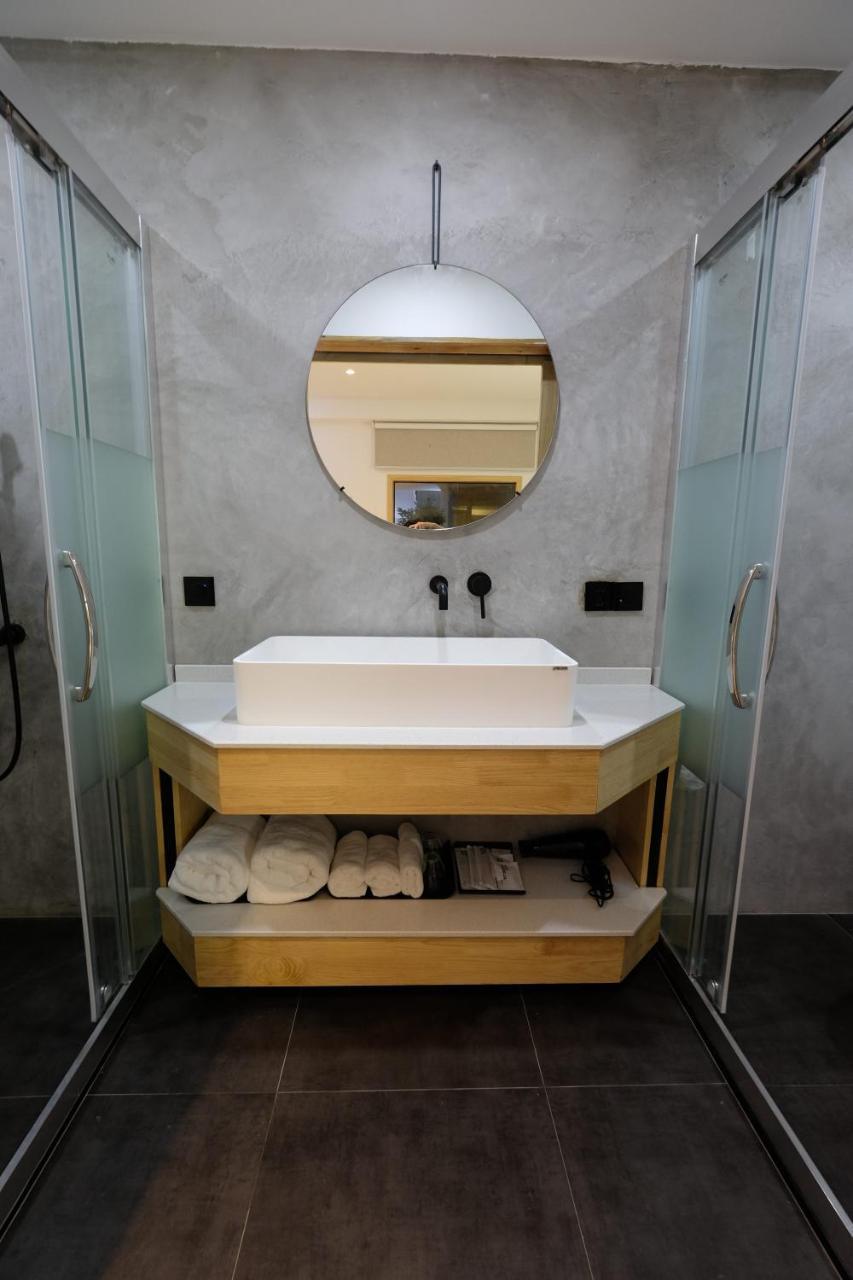 Dali Loft Travelling With Hostel Exterior photo